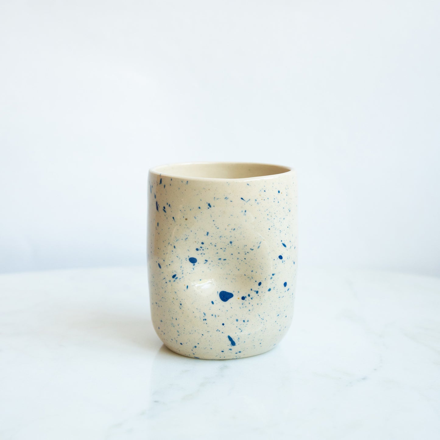 Duimmok blauwe spetters