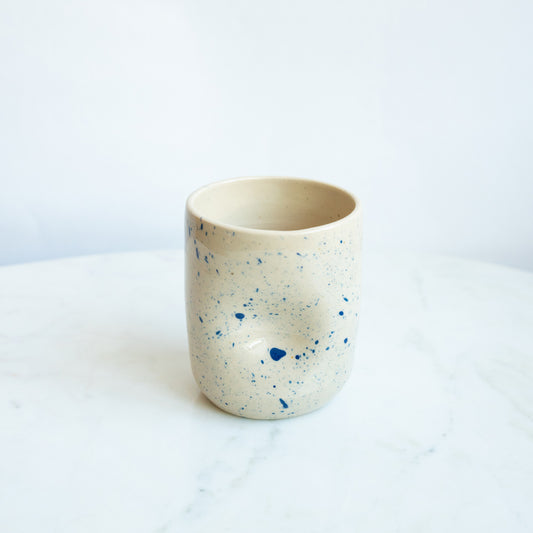 Duimmok blauwe spetters