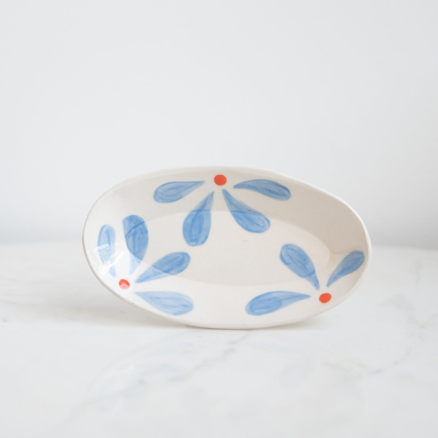 Schaaltje met blauwe bloemen