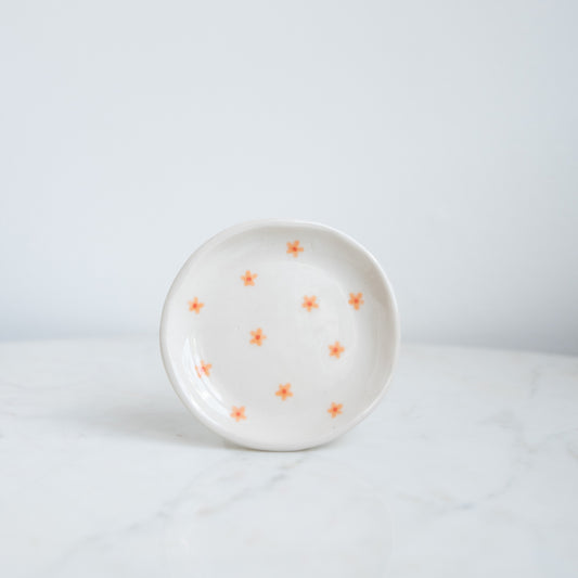 Schaaltje met oranje bloemetjes