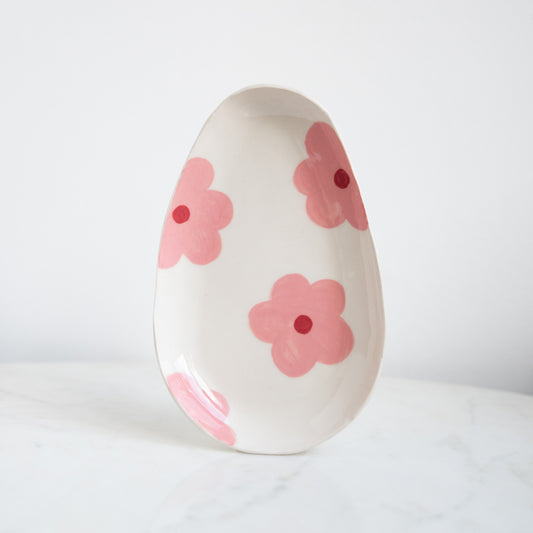 Schaaltje met roze bloemen